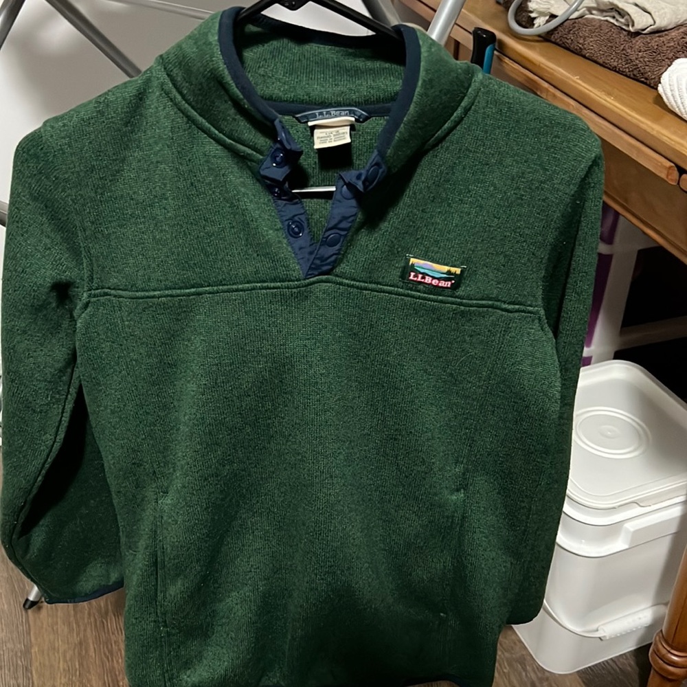 LL Bean green pullover like new